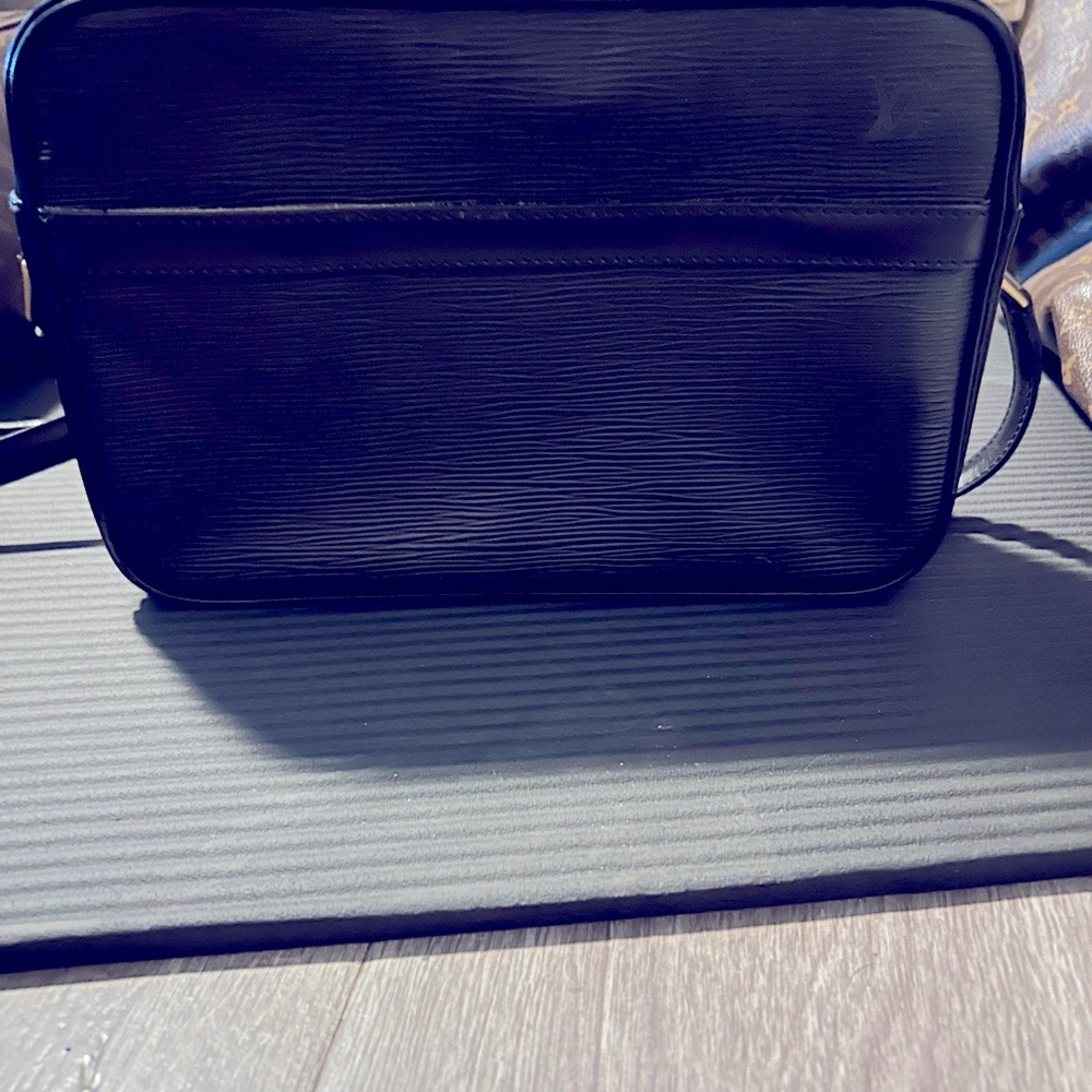 LOUIS VUITTON Epi Trocadero 27
Shoulder Bag Black M52312 LV
Auth